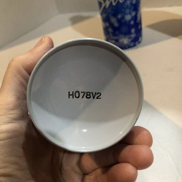 Lot of 2 Santa Fake Snow Spray Flocking Tree & Window Christmas 9 and 10 oz - Picture 6 of 7